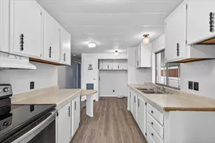 8401 Old Stage Rd, Central Point, OR 97502 - Photo 7