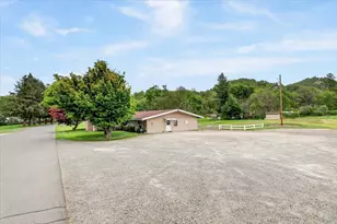 8401 Old Stage Rd, Central Point, OR 97502 - Photo 25