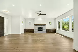 5611 Autumn Park Dr, Medford, OR 97504 - Photo 17