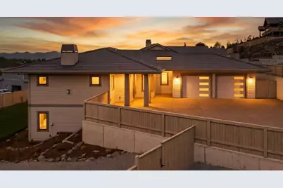5611 Autumn Park Drive, Medford, OR 97504 - Photo 1