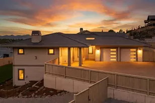 5611 Autumn Park Dr, Medford, OR 97504 - Photo 1