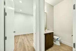 5611 Autumn Park Dr, Medford, OR 97504 - Photo 41