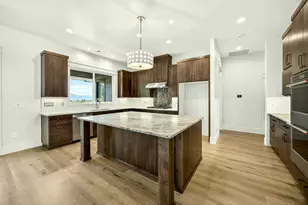 5611 Autumn Park Dr, Medford, OR 97504 - Photo 19