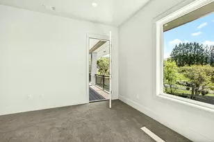 5611 Autumn Park Dr, Medford, OR 97504 - Photo 29