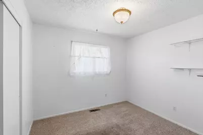 207 Holiday Lane, Central Point, OR 97502 - Photo 7