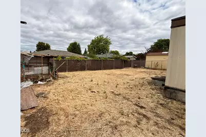 2799 Avenue A, White City, OR 97503 - Photo 5