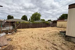 2799 Avenue A, White City, OR 97503 - Photo 5