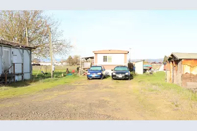 3825 Avenue H #A & B, White City, OR 97503 - Photo 5