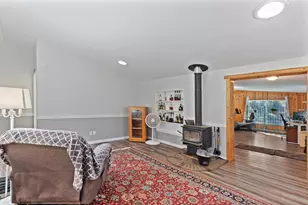 2532 Holcomb Springs Rd, Gold Hill, OR 97525 - Photo 3