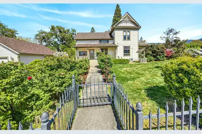 1002 NW Washington Boulevard, Grants Pass, OR 97526 - Photo 3