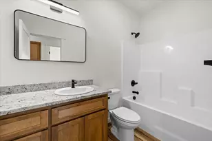 728 Dahl Pl, Medford, OR 97501 - Photo 19