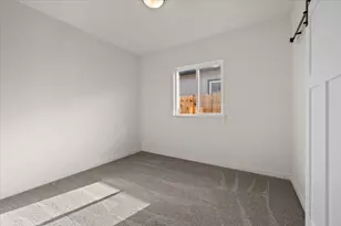 728 Dahl Pl, Medford, OR 97501 - Photo 15