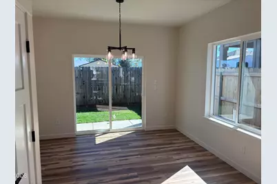 728 Dahl Place #17, Medford, OR 97501 - Photo 9