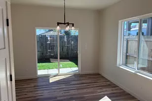 728 Dahl Pl, Medford, OR 97501 - Photo 9