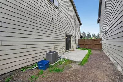 20252 Badger Road, Bend, OR 97702 - Photo 31