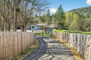 5700 Hwy 238, Jacksonville, OR 97530 - Photo 3