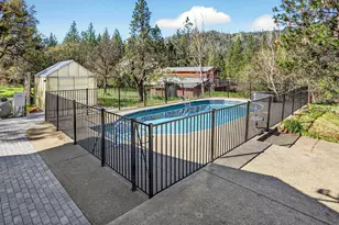 5700 Hwy 238, Jacksonville, OR 97530 - Photo 25