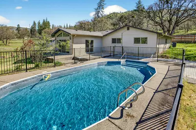 5700 Highway 238, Jacksonville, OR 97530 - Photo 25