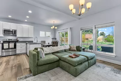 1726 SW 27th Street, Redmond, OR 97756 - Photo 7