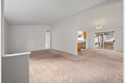 1015 SE Valleywood Place, Bend, OR 97702 - Photo 3