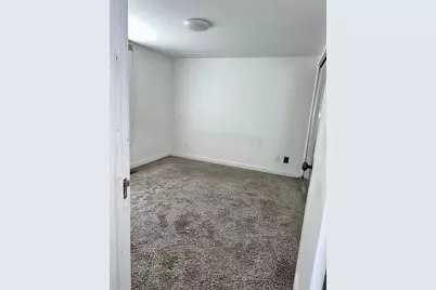 731 W 2nd Street, Medford, OR 97501 - Photo 17
