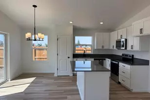 251 SE Peppermint Loop, Culver, OR 97734 - Photo 5