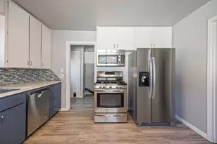 248 NW 3rd St, Redmond, OR 97756 - Photo 9