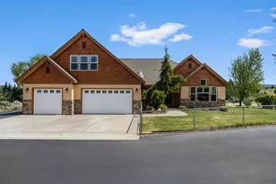 2310 SE Bitterbrush Dr, Madras, OR 97741 - Photo 1