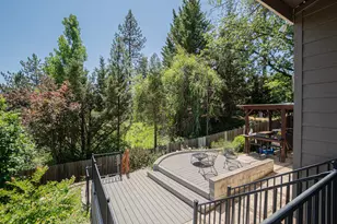 122 NW Rook Dr, Grants Pass, OR 97526 - Photo 17