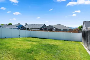 628 Barton Rd, Eagle Point, OR 97524 - Photo 27