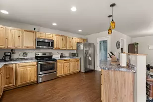 628 Barton Rd, Eagle Point, OR 97524 - Photo 11