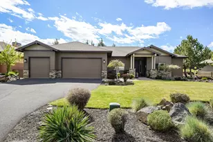 785 Ribbon Falls Rd, Redmond, OR 97756 - Photo 3