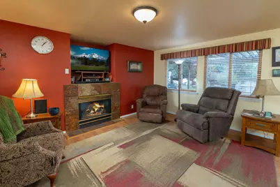 3128 NE Cromwell Court, Bend, OR 97701 - Photo 7