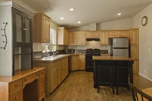 2530 SW Evening Primrose Dr, Redmond, OR 97756 - Photo 5