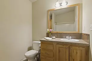2530 SW Evening Primrose Dr, Redmond, OR 97756 - Photo 9