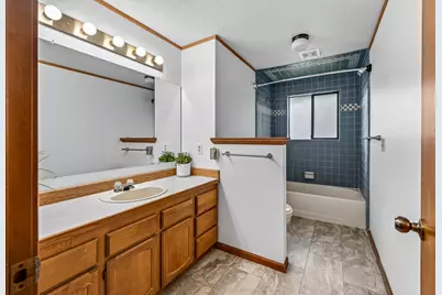 2747 SW 23rd Street, Redmond, OR 97756 - Photo 31