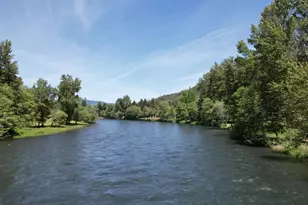 20055 Hwy 62, Shady Cove, OR 97539 - Photo 3