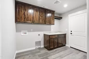1834 Ingram Ln, Medford, OR 97501 - Photo 19