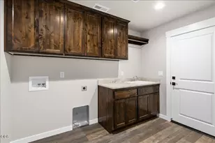 1834 Ingram Ln, Medford, OR 97501 - Photo 15