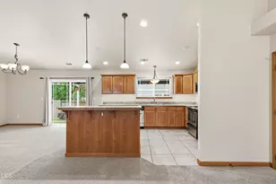 602 Barton Rd, Eagle Point, OR 97524 - Photo 9