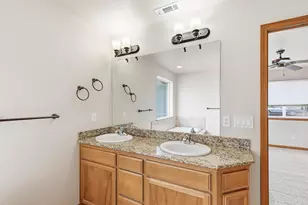 602 Barton Rd, Eagle Point, OR 97524 - Photo 15