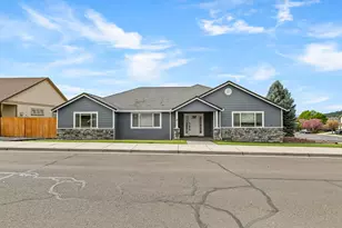 602 Barton Rd, Eagle Point, OR 97524 - Photo 31