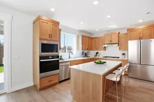 60843 SE Epic Pl, Bend, OR 97702 - Photo 5