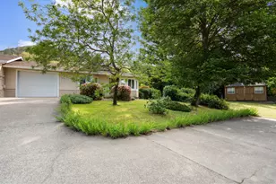 1701 NE Foothill Blvd, Grants Pass, OR 97526 - Photo 5