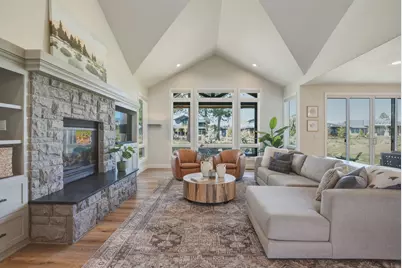 61807 Fall Creek Loop, Bend, OR 97702 - Photo 5