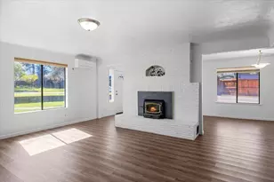 1300 Daisy Ln, Grants Pass, OR 97527 - Photo 11