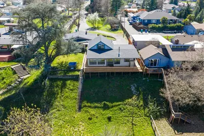 1300 Daisy Lane, Grants Pass, OR 97527 - Photo 3
