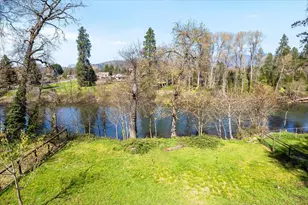 1300 Daisy Ln, Grants Pass, OR 97527 - Photo 37