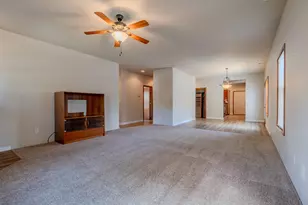 708 Isherwood Dr, Central Point, OR 97502 - Photo 5