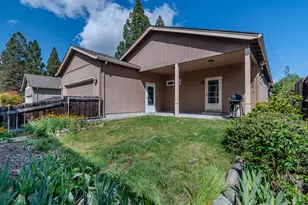 708 Isherwood Dr, Central Point, OR 97502 - Photo 23